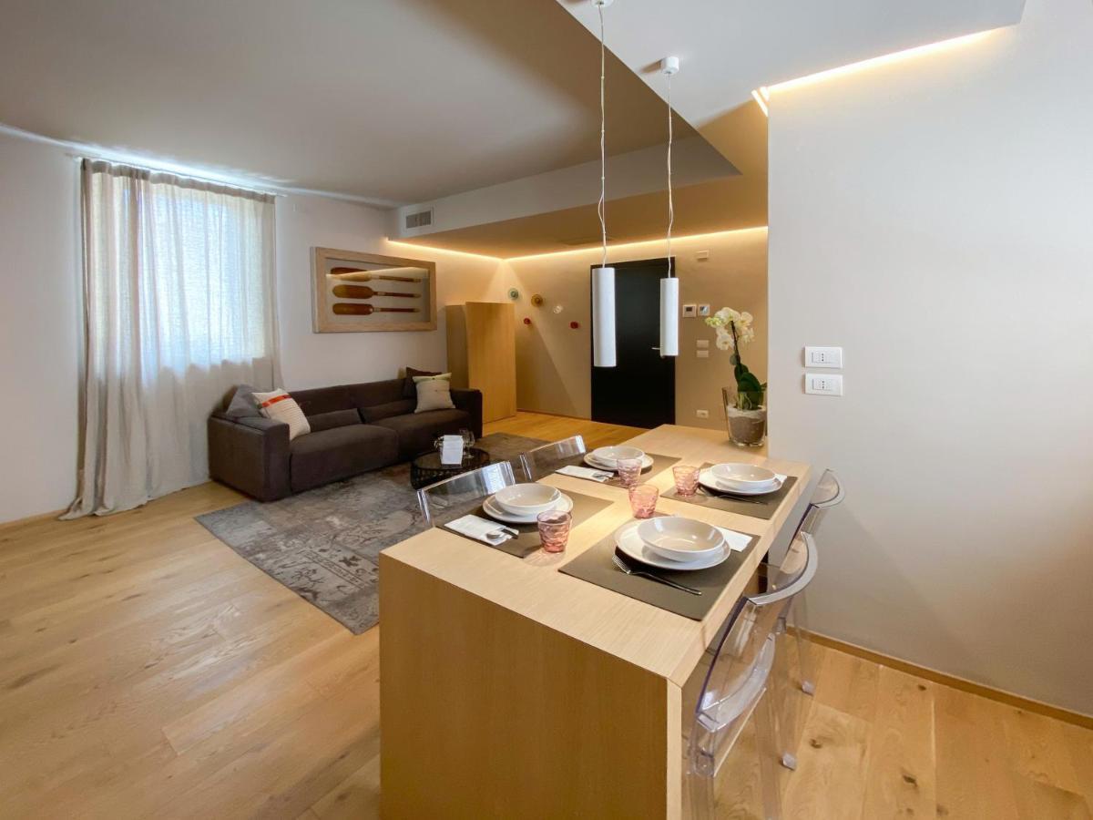 Time To Be - Luxury Apartments Centro Storico Peschiera del Garda Extérieur photo