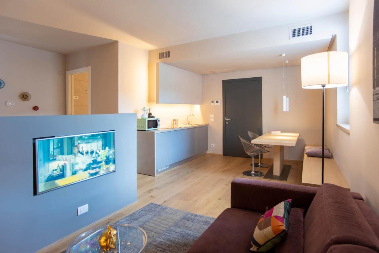 Time To Be - Luxury Apartments Centro Storico Peschiera del Garda Extérieur photo